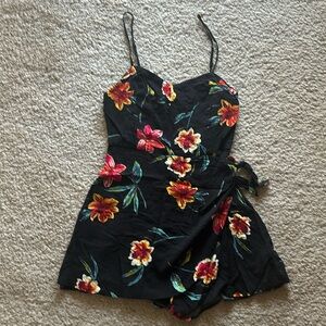 UO ROMPER SKORT
